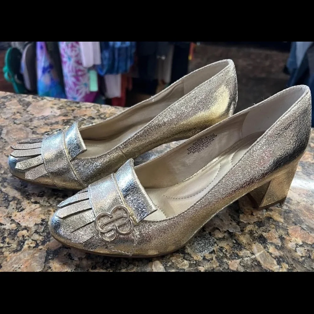 Bandolino Gold Block Heel Pumps Size 6
